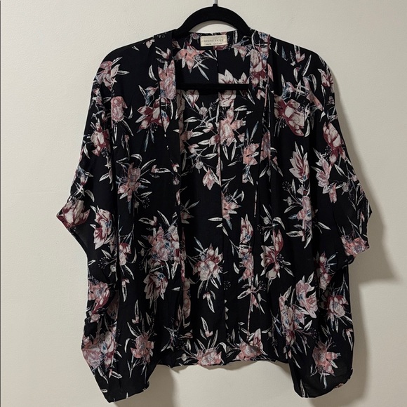 ARITZIA (XXS/XS) Azure Skies Cosima Floral Print Black Oversized Kimono - Picture 2 of 10